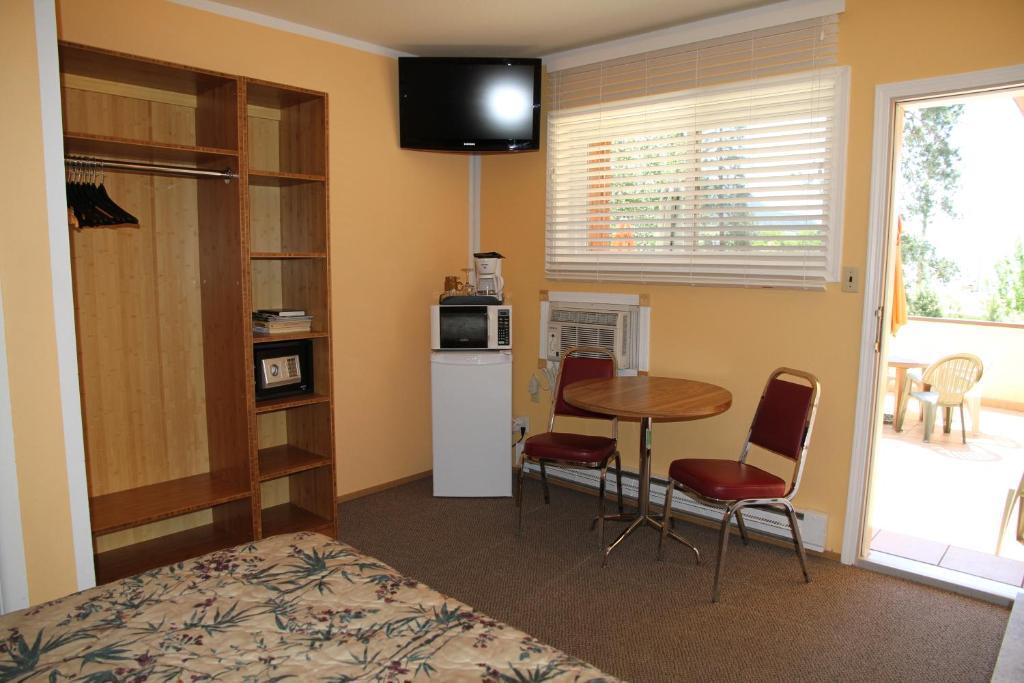 Waterfront Inn Penticton Room photo